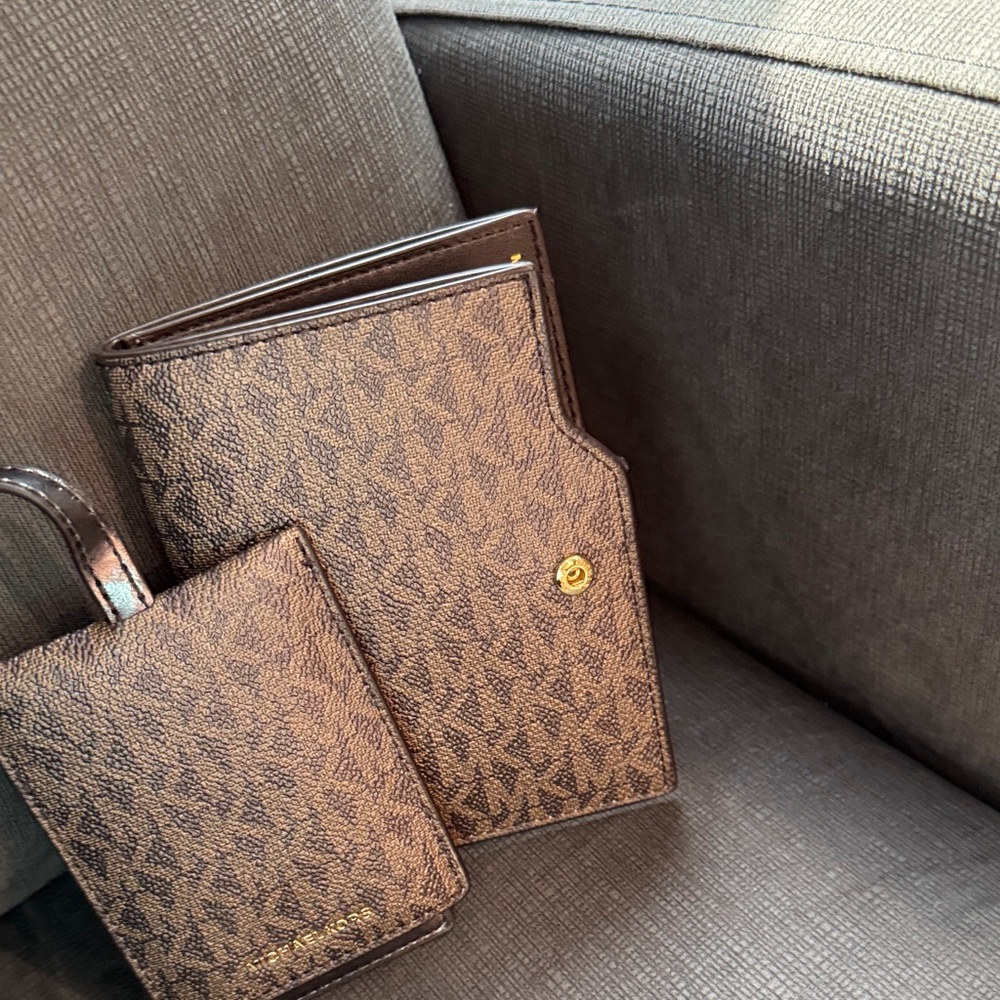 Michael Kors Brown Signature Wallet and Card Holder